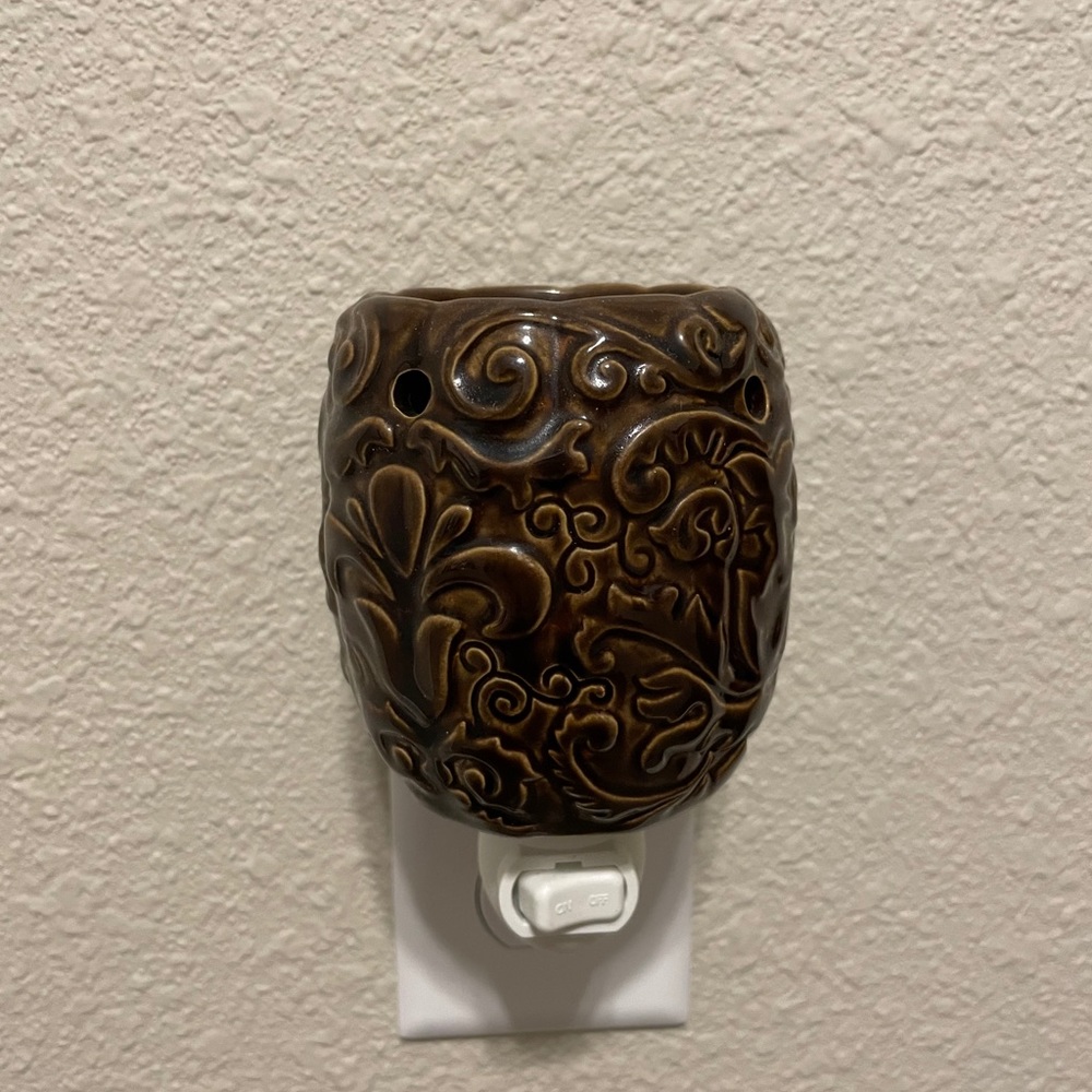 Brown wall mount plug in scentsy